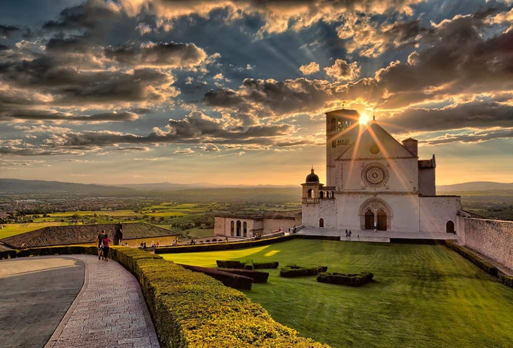 tours to assisi