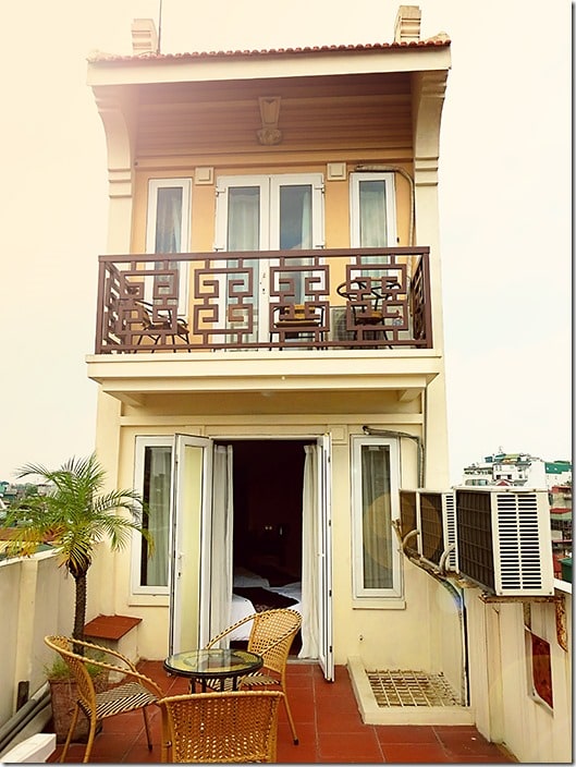 Hanoi-Old-Quarter-Paradise-Boutique-Resort, balcony with table and chairs