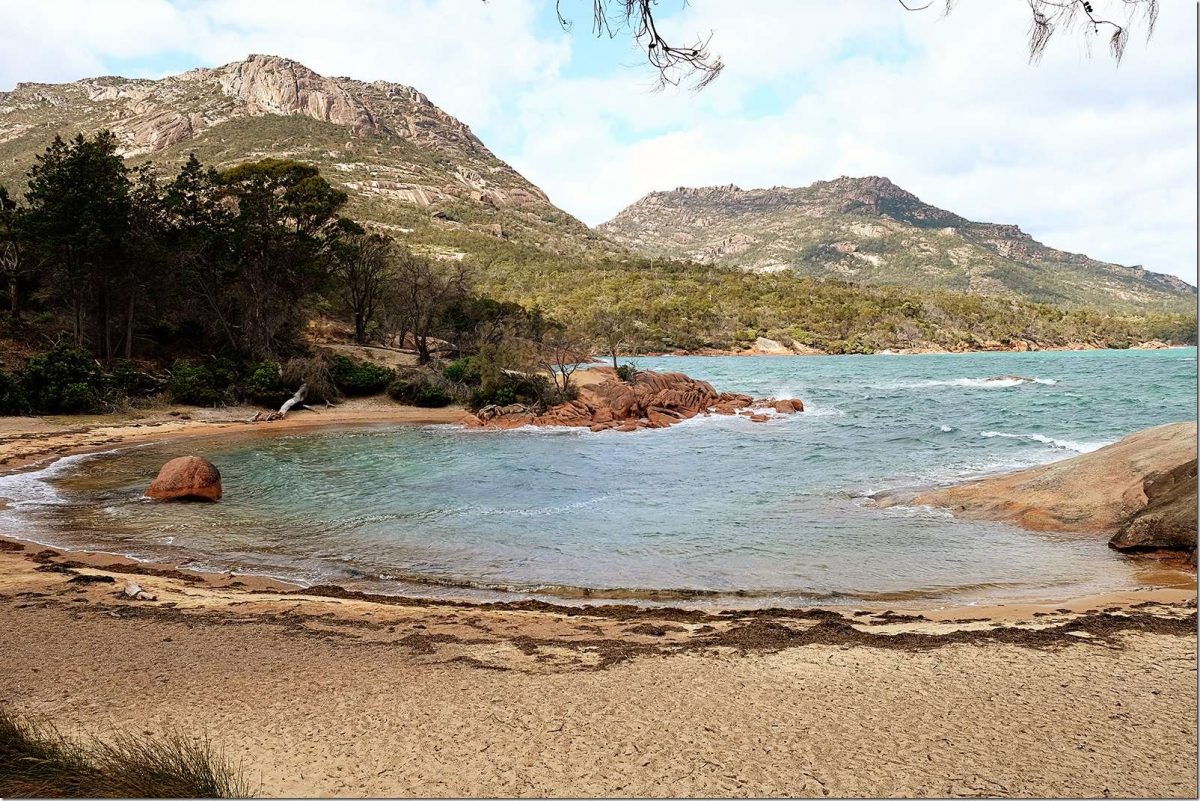 Honeymoon-Bay-Freycinet-National-Park-Wanderlust-Storytellers