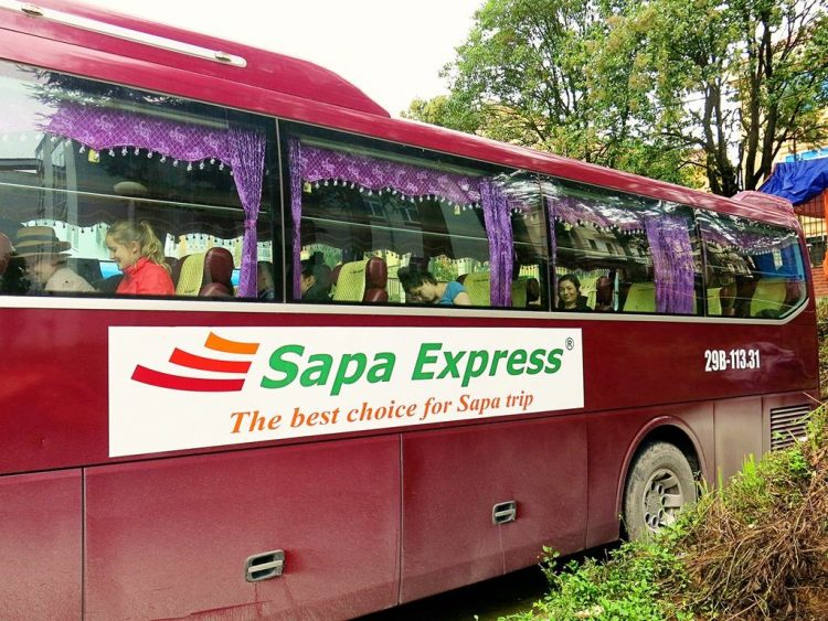 Hanoi to Sapa bus (or vice versa) : The Sapa Express Bus, photo of the red bus