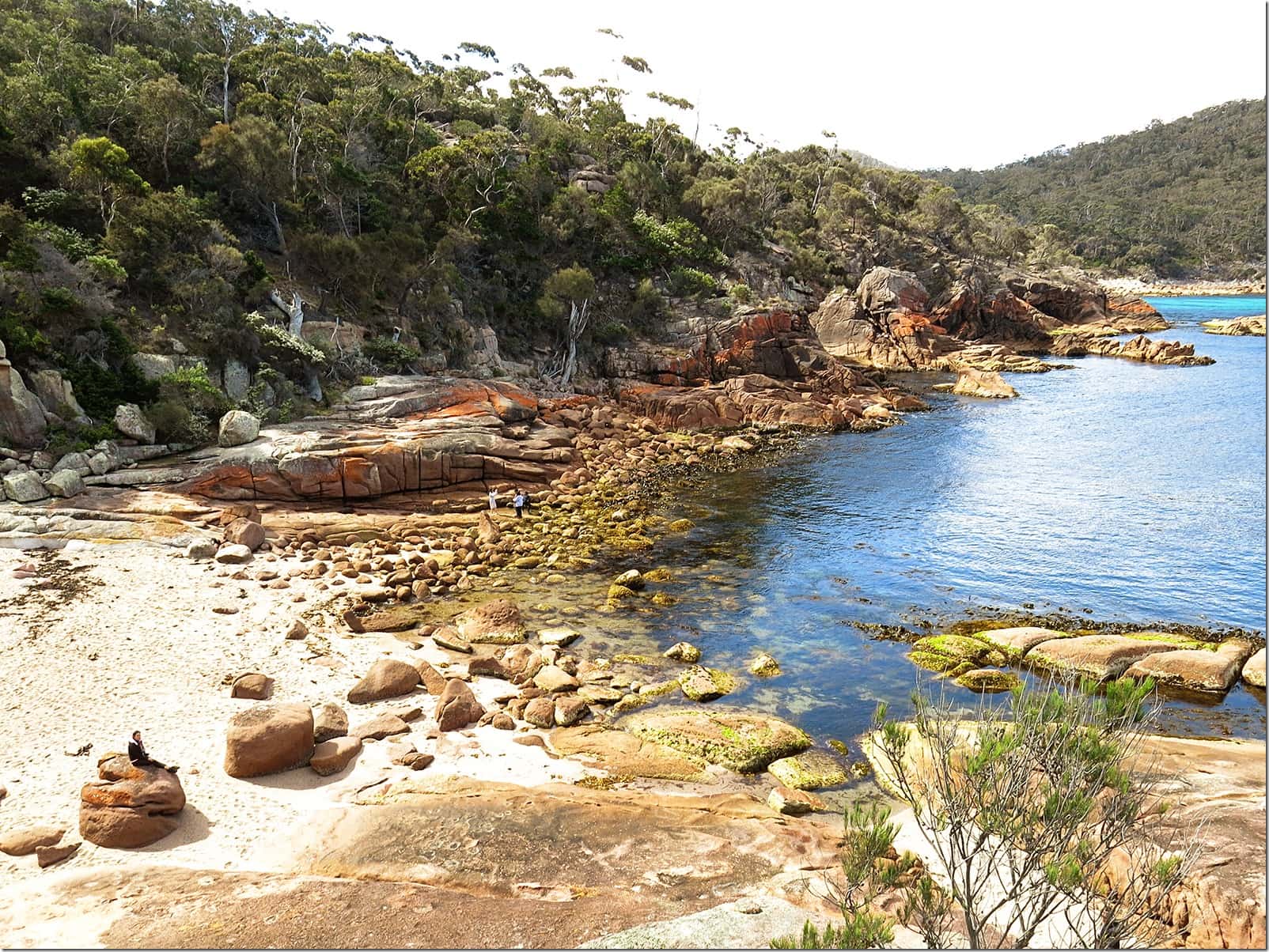 Sleepy-Bay-and-Gravelly-Beach-Freycinet-National-Park-Wanderlust-Storytellers-(2)