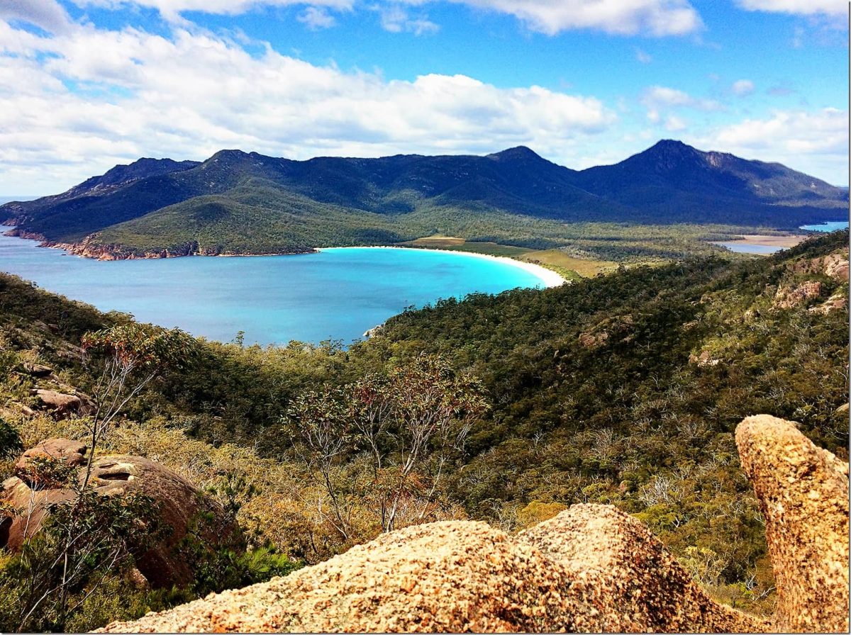 Wineglass-Bay-Freycinet-National-Park-Wanderlust-Storytellers