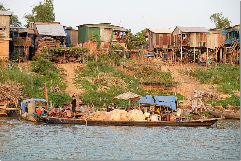 Phnom-Penh-Cruise-Boat-Settlement-1