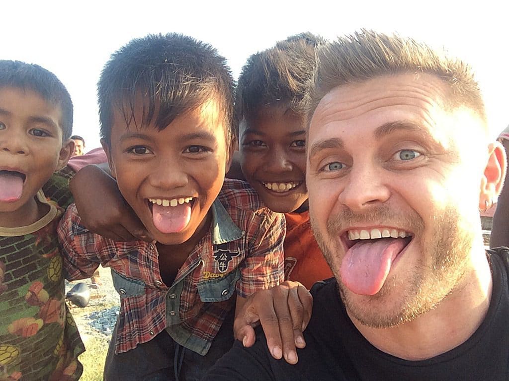 Travelling-to-Cambodia-Smiling-Cambodian-Locals.jpg