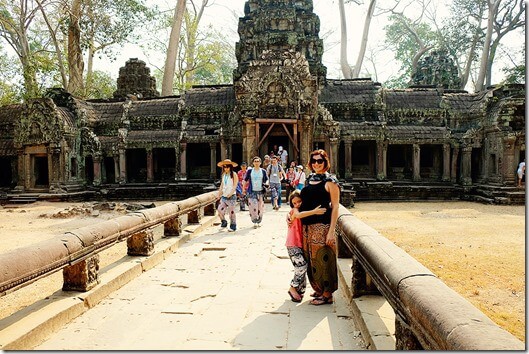 Traveling pregnant during the second trimester