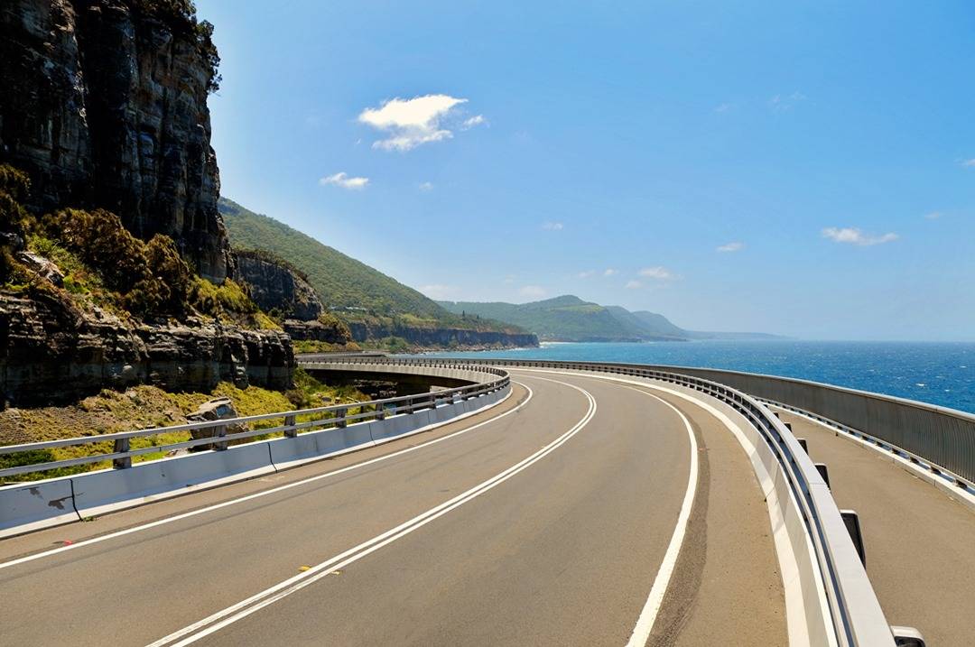 Grand Pacific Drive to see the famous bridge in Australia