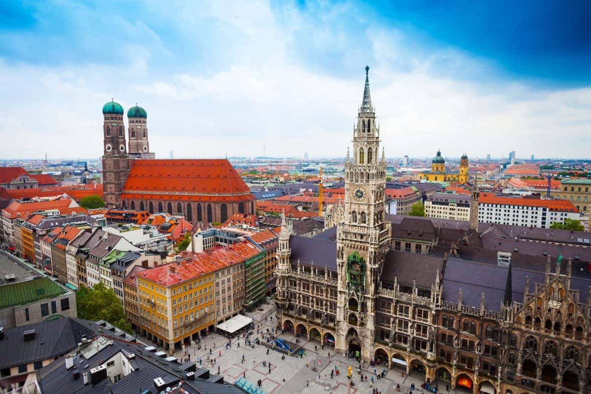 Neues Rathaus Glockenspiel, Frauenkirche Bavaria