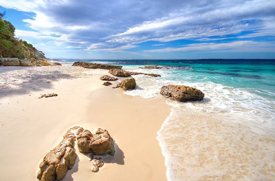 rocks on hyams beach