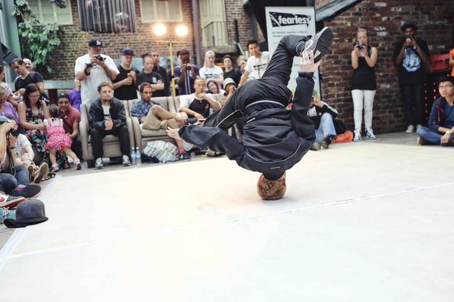 breakdancing-battle-life-males-159273