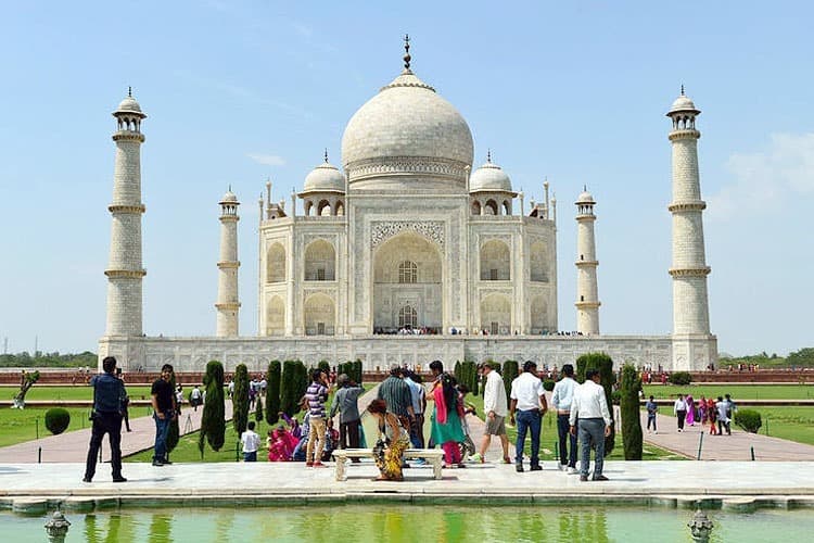 Admire-the-beauty-of-‘The-Taj’