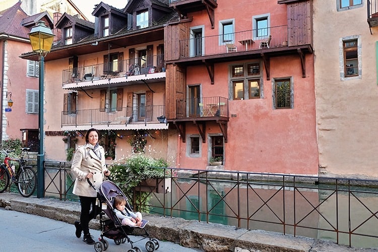 colorful houses in Annecy