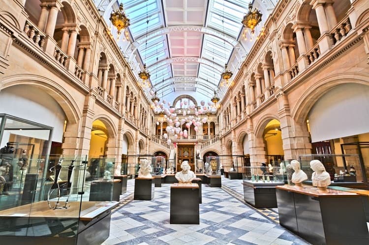 Manchester Art Gallery - Things to do in Manchester
