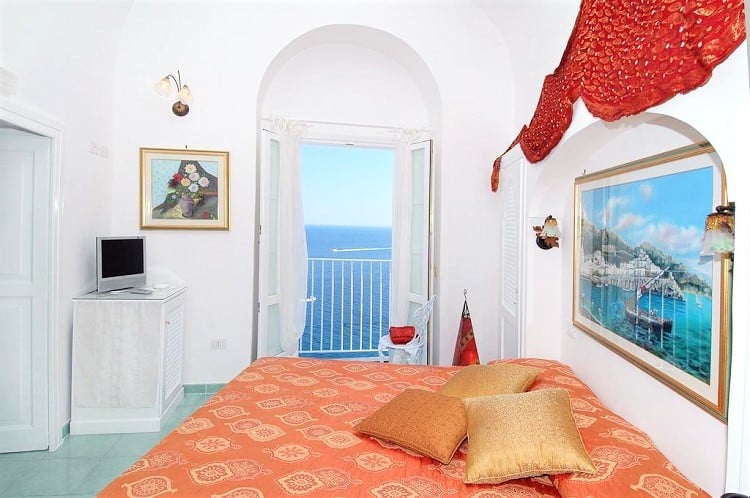 Where to Stay in Amalfi Town - Best Amalfi Hotels - Hotel La Ninfa - Room