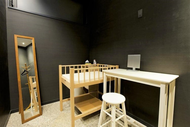 Best Tokyo Hotels for Families - Hotel Sardonyx Tokyo - Baby room