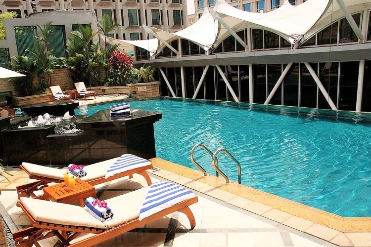 Singapore Family Accommodation - Peninsula Excelsior Hotel - Pool