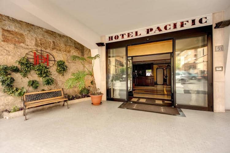 Hotel Pacific Rome Entrance