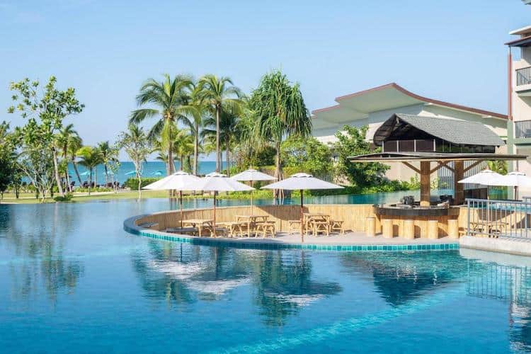Le Meridien Khao Lak Resort & Spa Pool and Bar