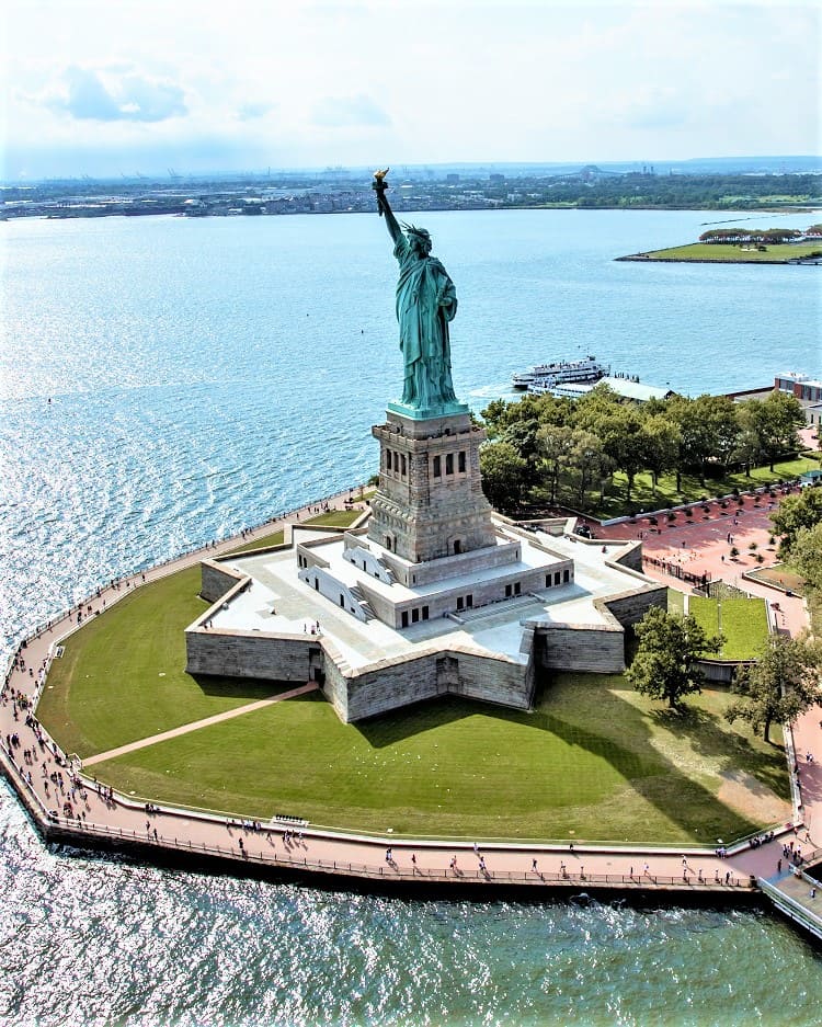 TIPS TO VISIT STATUE OF LIBERTY WITH FAMILY