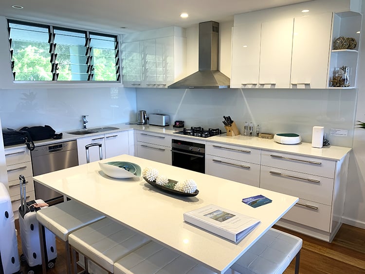 LAGOON 104 HAMILTON ISLAND WHITSUNDAYS REVIEW - Kitchen