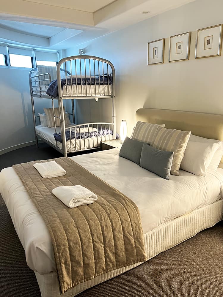 Mantra Sirocco Mooloolaba Review - Squeeky Bunk Bed from War Times