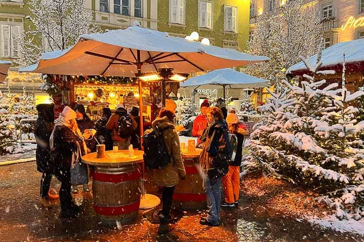 christmas-market-turin-italy-travlinmad