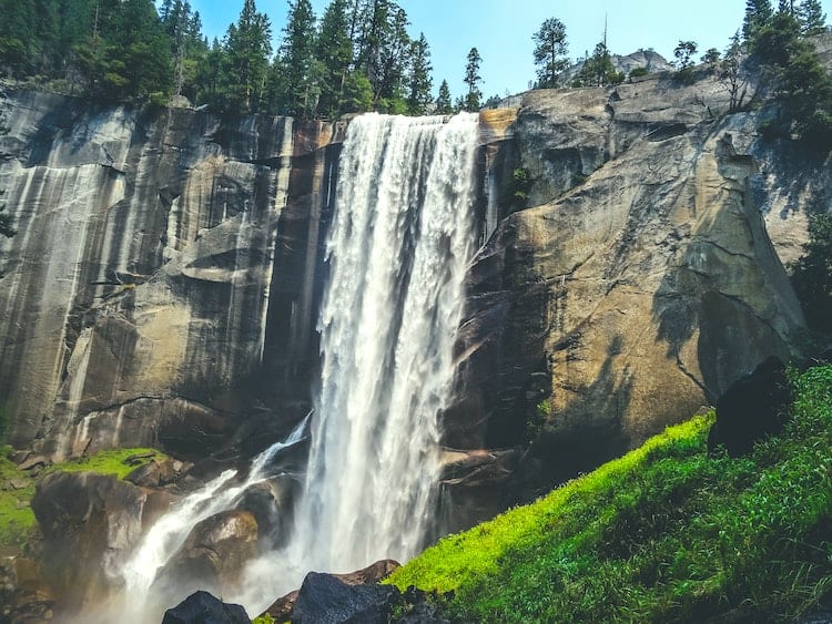 Yesomite National Park Waterfall Valley