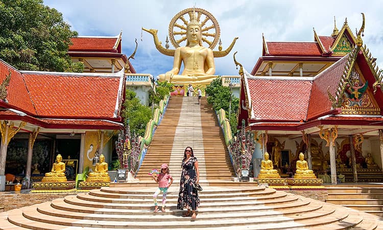 Phra Yai Temple Complex, Koh Samui, Thailand, mother and daughter on the steps