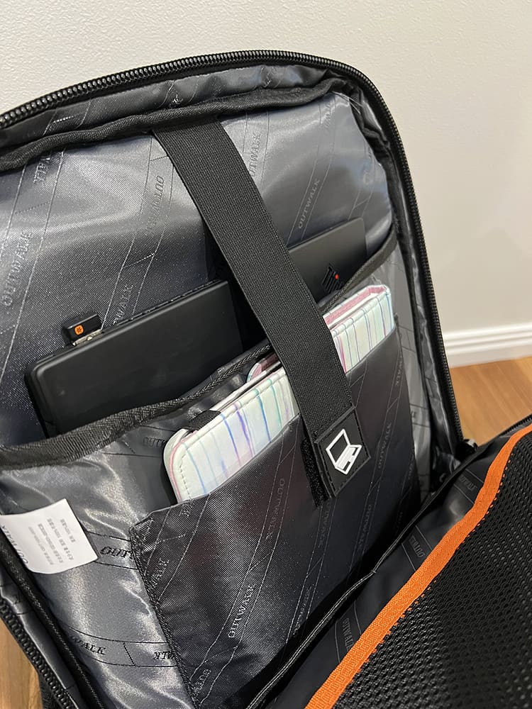 OUTWALK 1.0 a Stylish Travel Back Pack Review - Laptop and iPad in the compartments