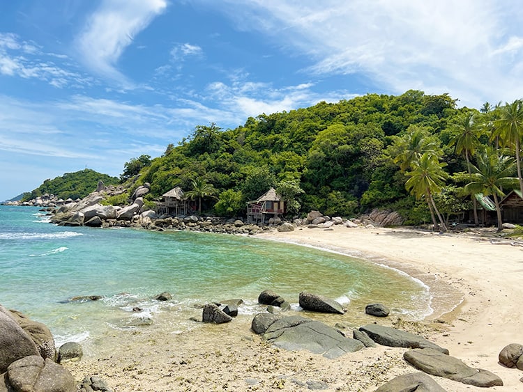 Best Beaches in Koh Tao Thailand - Jansom Bay Koh Tao