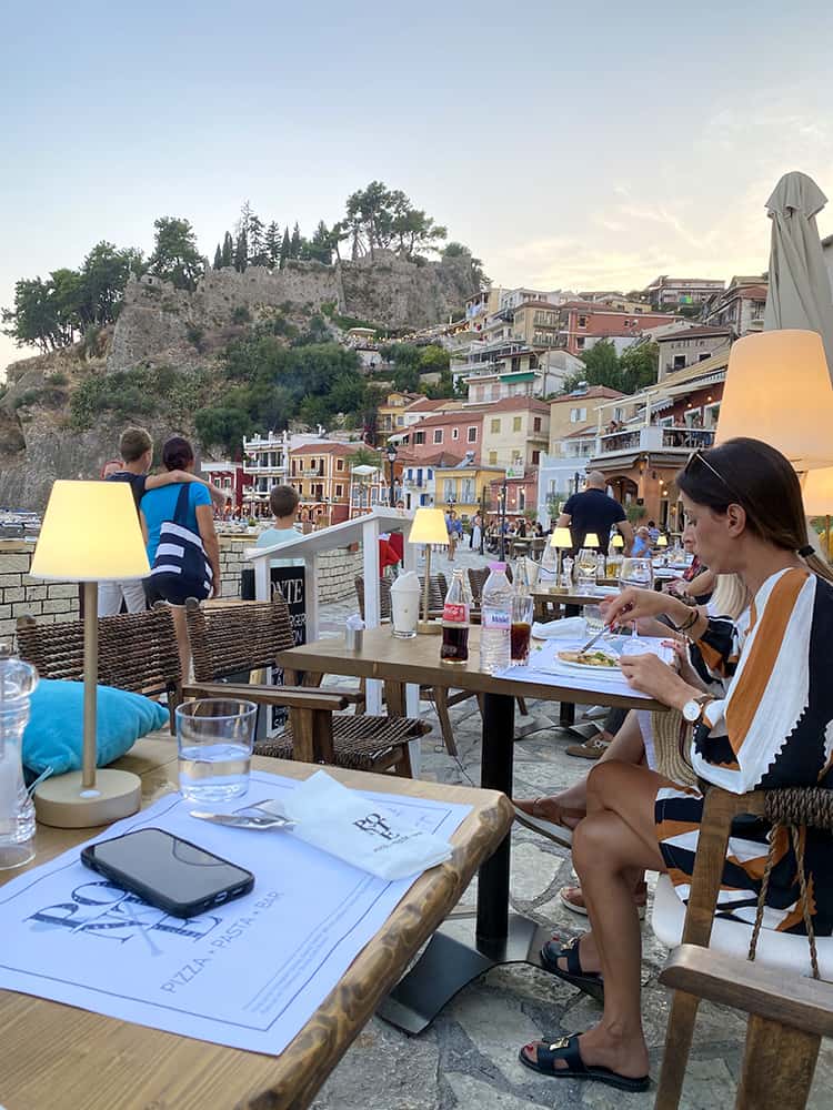 Parga Travel Guide - best restaurants in Parga, Ponte restaurant in Parga Harbour, view of the Parga Castle