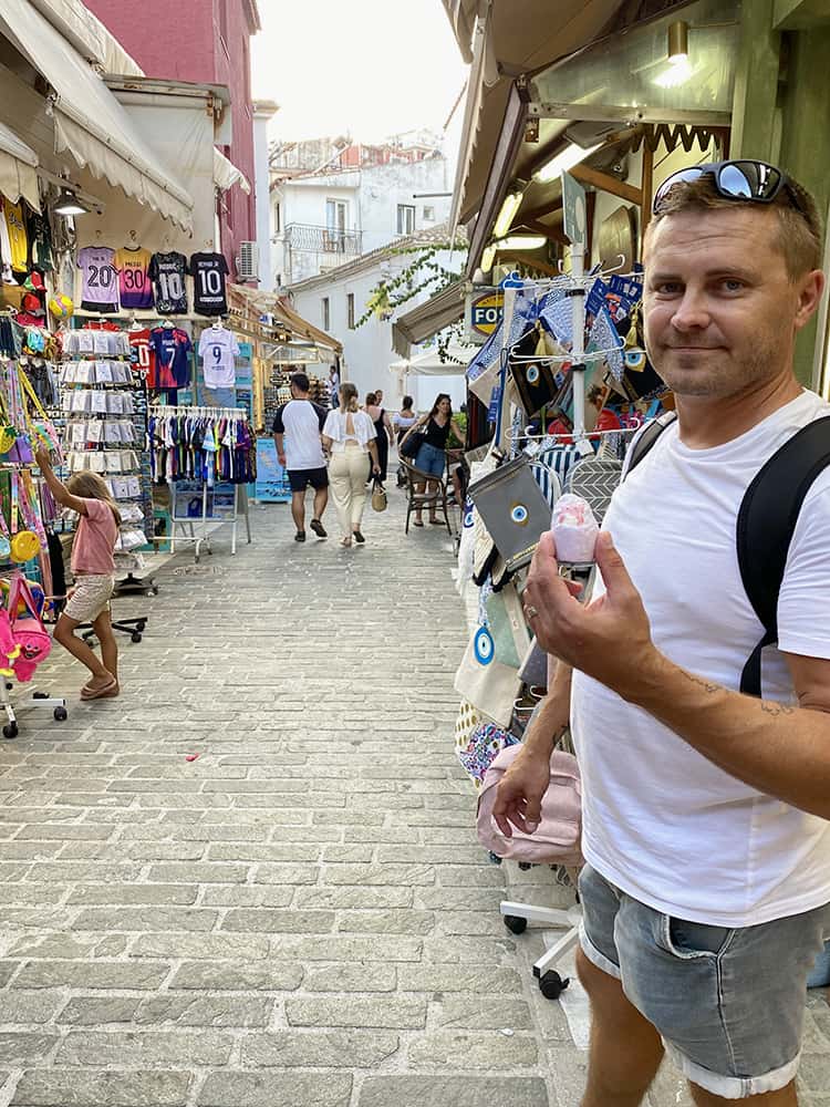 Parga Travel Guide - strolling around the alleys in the old town