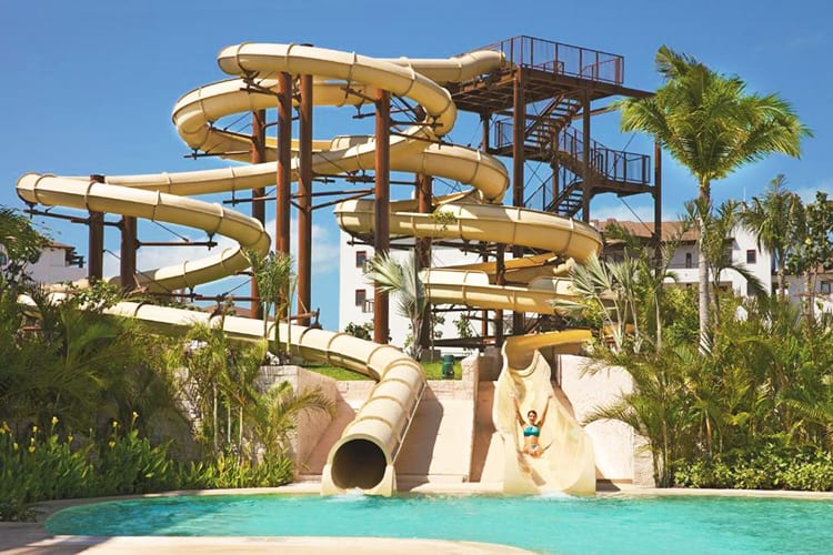 Dreams Playa Mujeres Golf & Spa Resort - Cancún México, water slides