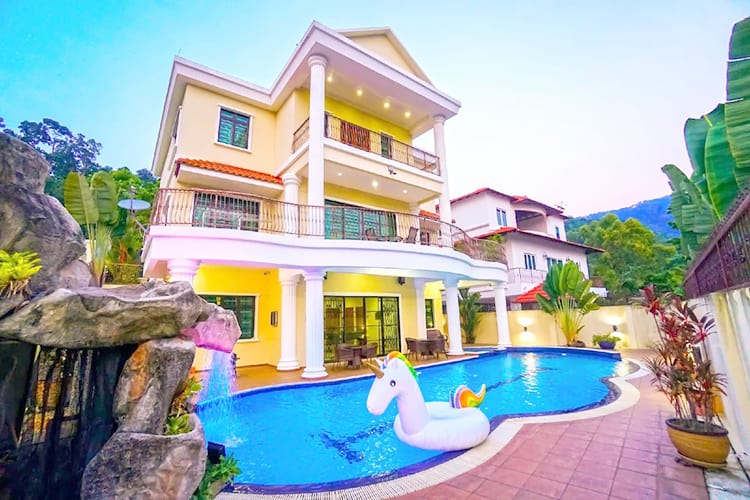 IVC Villa 22 in Batu Ferringhi, Best villas in Penang with private pools, villa with pool