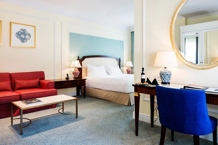 Infante Sagres – Luxury Historic Hotel bedroom look