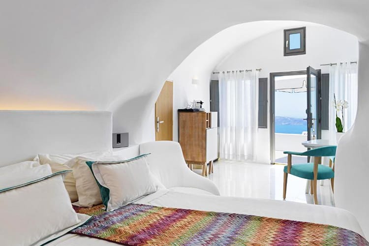 Katikies Chromata Santorini, top rated hotels in Santorini with private pools, bedroom