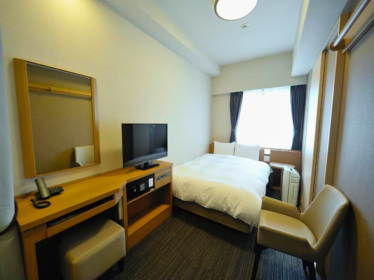 Dormy Inn Akihabara Hot Spring, Best hotels with an onsen in Tokyo, bedroom