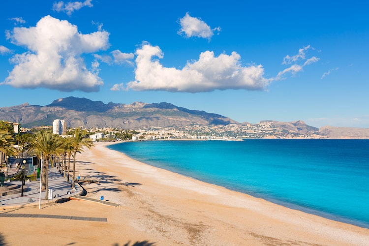 Valencia Beach for families