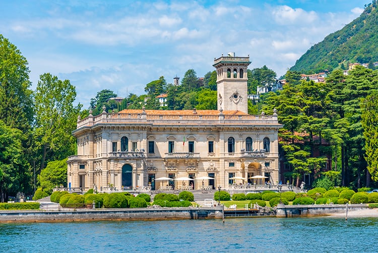 lake como boat tour swimming