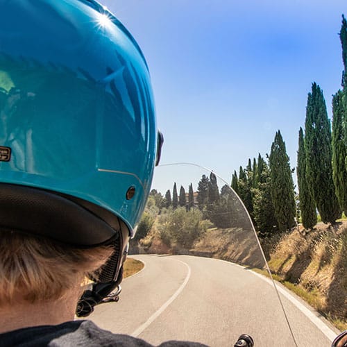 Tuscany-Wine-Tour-with-a-vespa