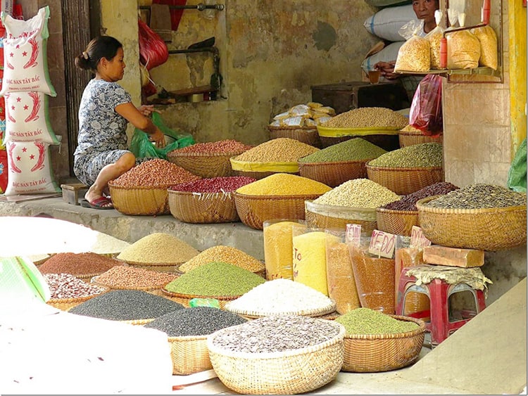 Best Walking Tours in Hanoi, Hanoi local markets