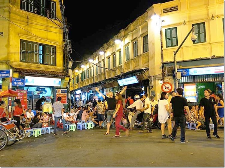 Best Walking Tours in Hanoi, Hanoi local streets, beer corner Old Quarter