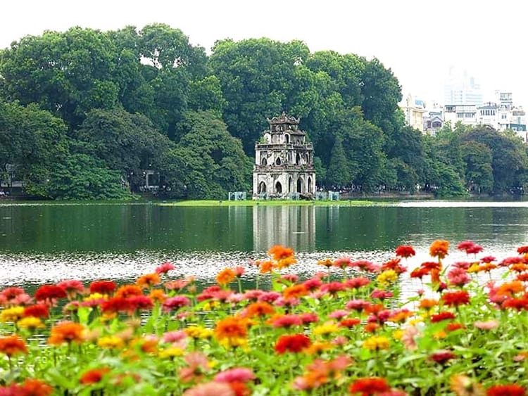 Best Walking Tours in Hanoi, Pagoda on the Lake in Hanoi, Vietnam
