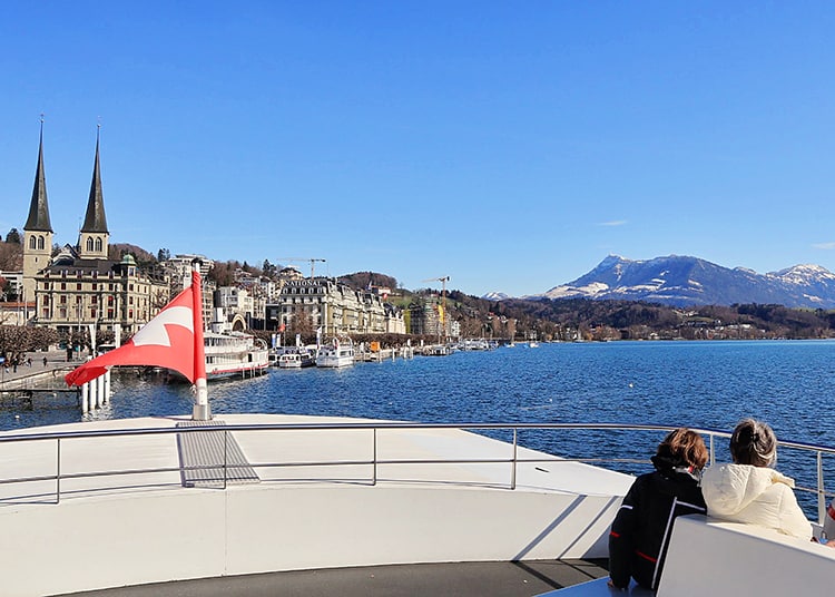 Boat-trip-on-lake-Lucerne-by-Got-my-Backpack