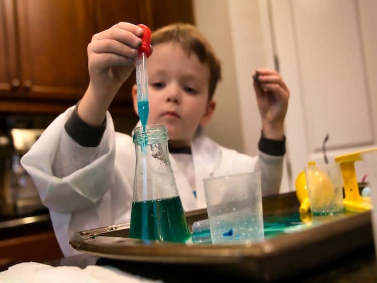 Homeschool Science Experiments for Traveling families