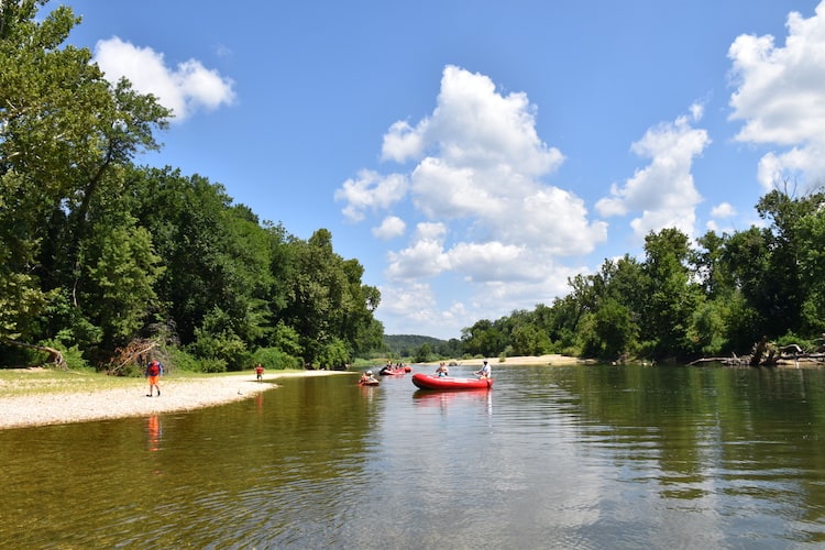 Canoeing on Lake of the Ozarks with kids