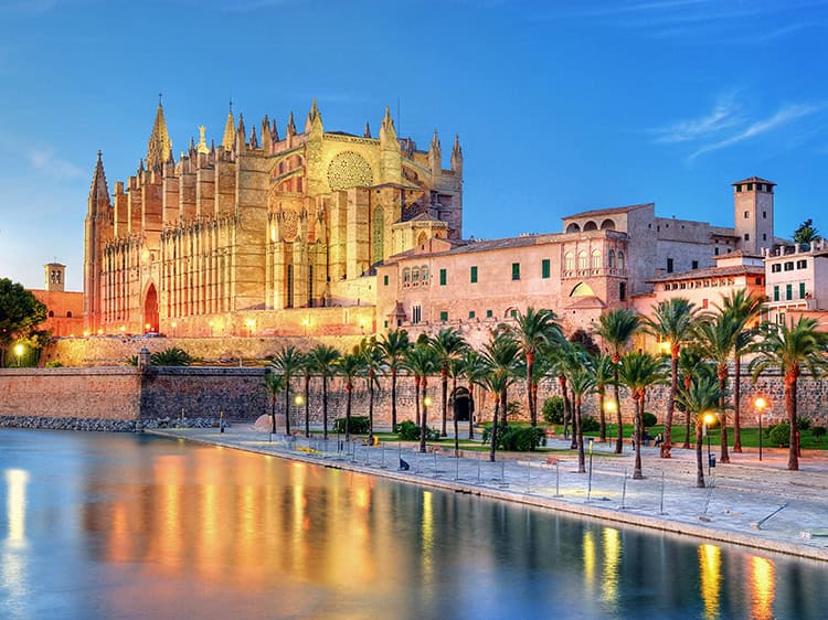 Best islands in Spain - Cathedral de Palma in Majorca