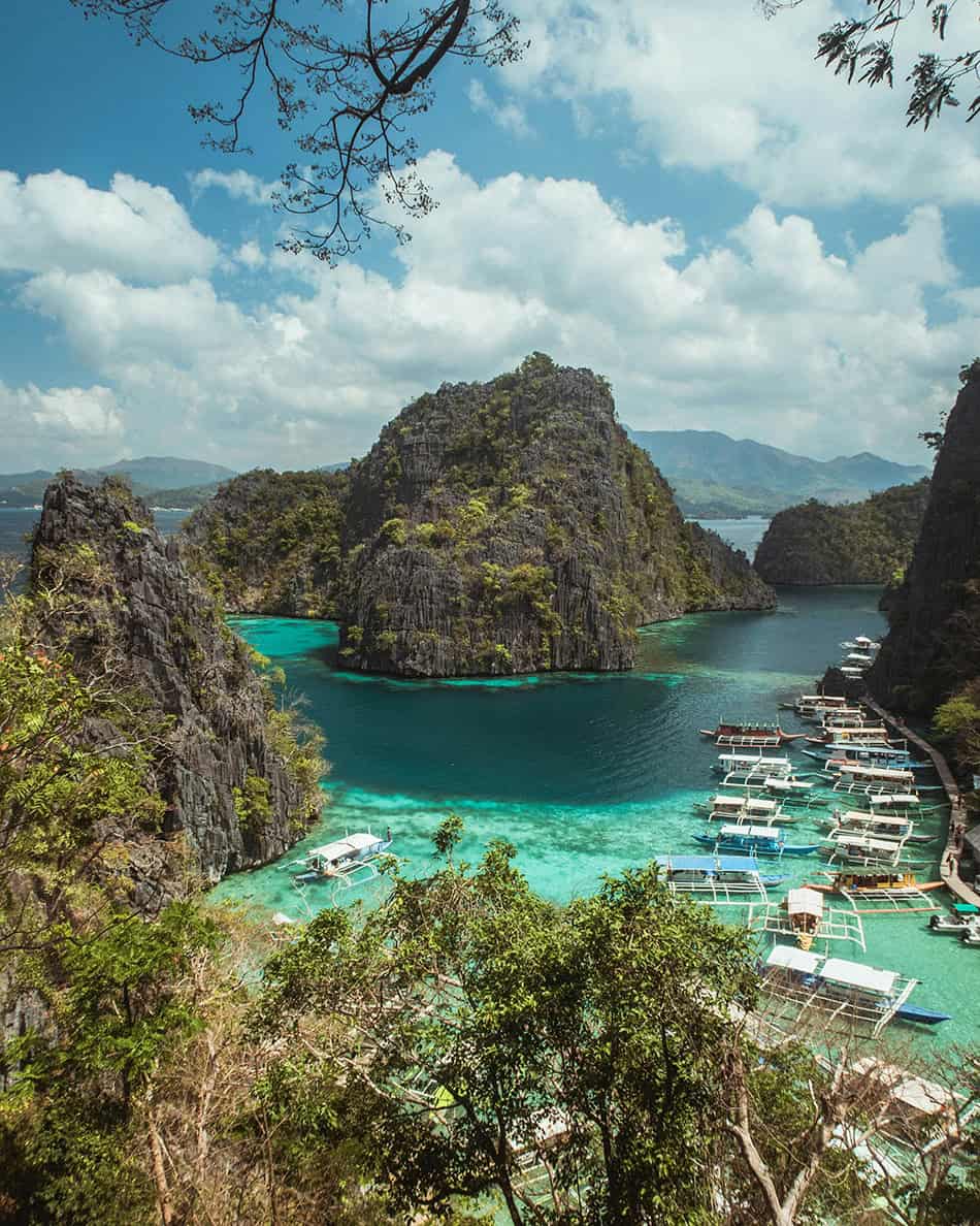 Prettiest Islands in the World - Palawan island in Philippines
