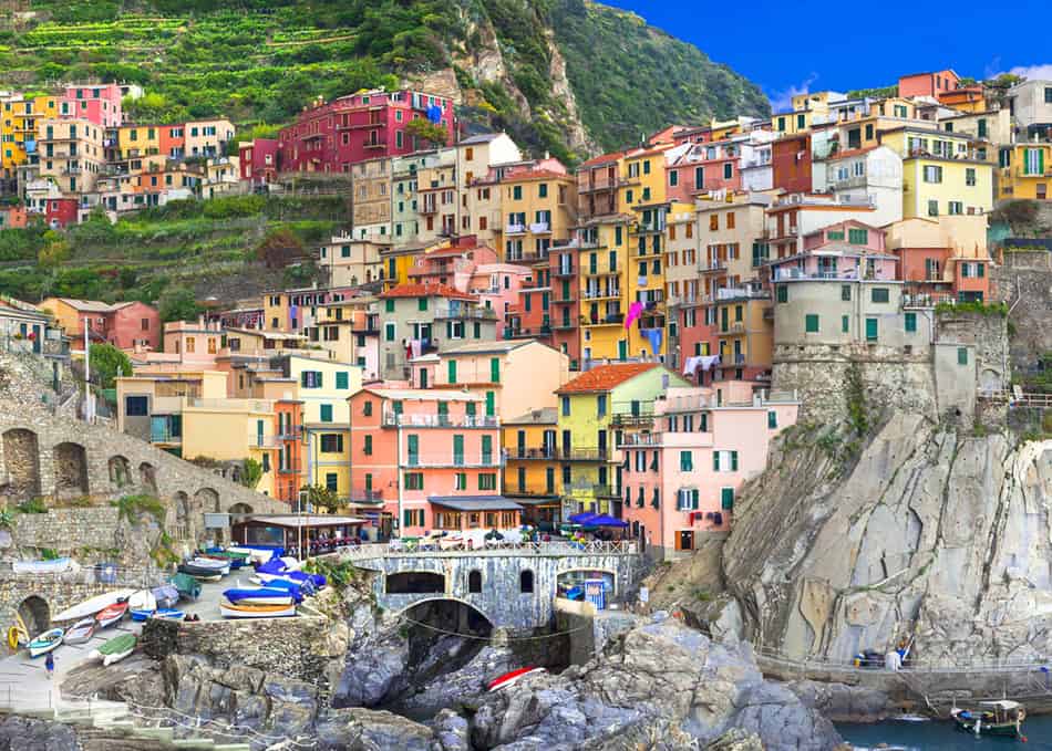 Colorful village Manarola in famous Cinque terre in Liguria