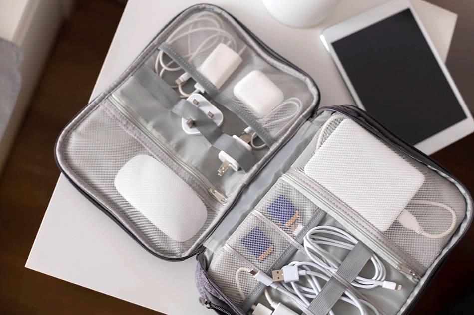 organising electronics carry on luggage