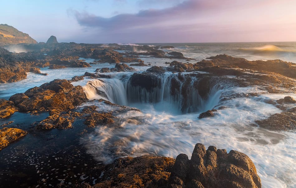 Thor's Well, Oregon, USA